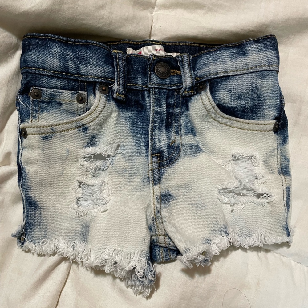 Toddler bleach-distressed Levi shorts